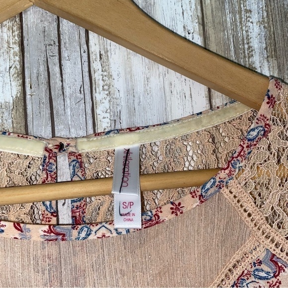 Xhilaration Pink Paisley Sheer Blouse - Picture 5 of 5